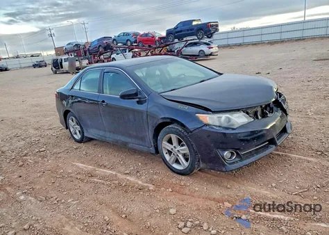 2012 Toyota Camry Base z USA, uszkodzony, nr VIN 4T1BF1FK1CU087079